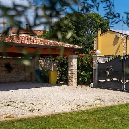 Prázdninový dům Mara *